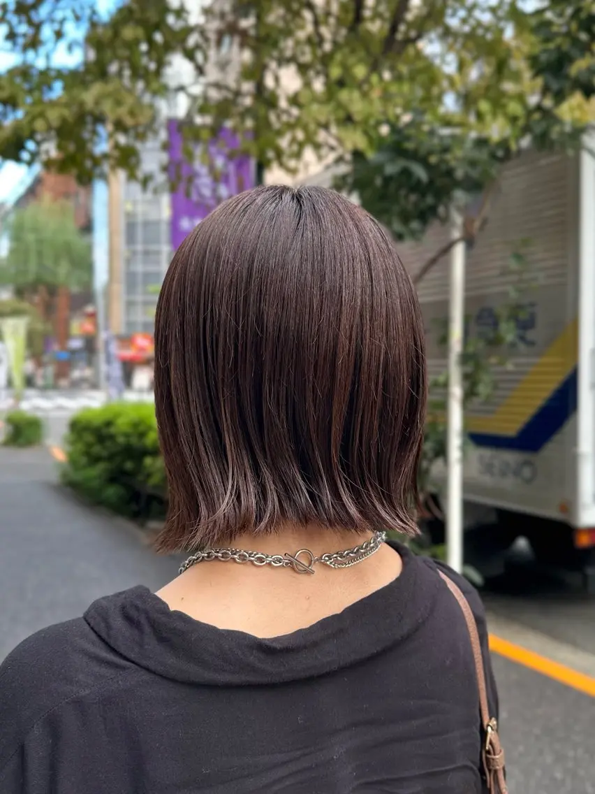 ミディアム カラー 切りっぱなしボブ ベージュカラー ブリーチ ブルーカラー 透明感カラー カット ヘアカラー 新宿御苑前/ボブ 髪質改善Ryuseiのヘアスタイル