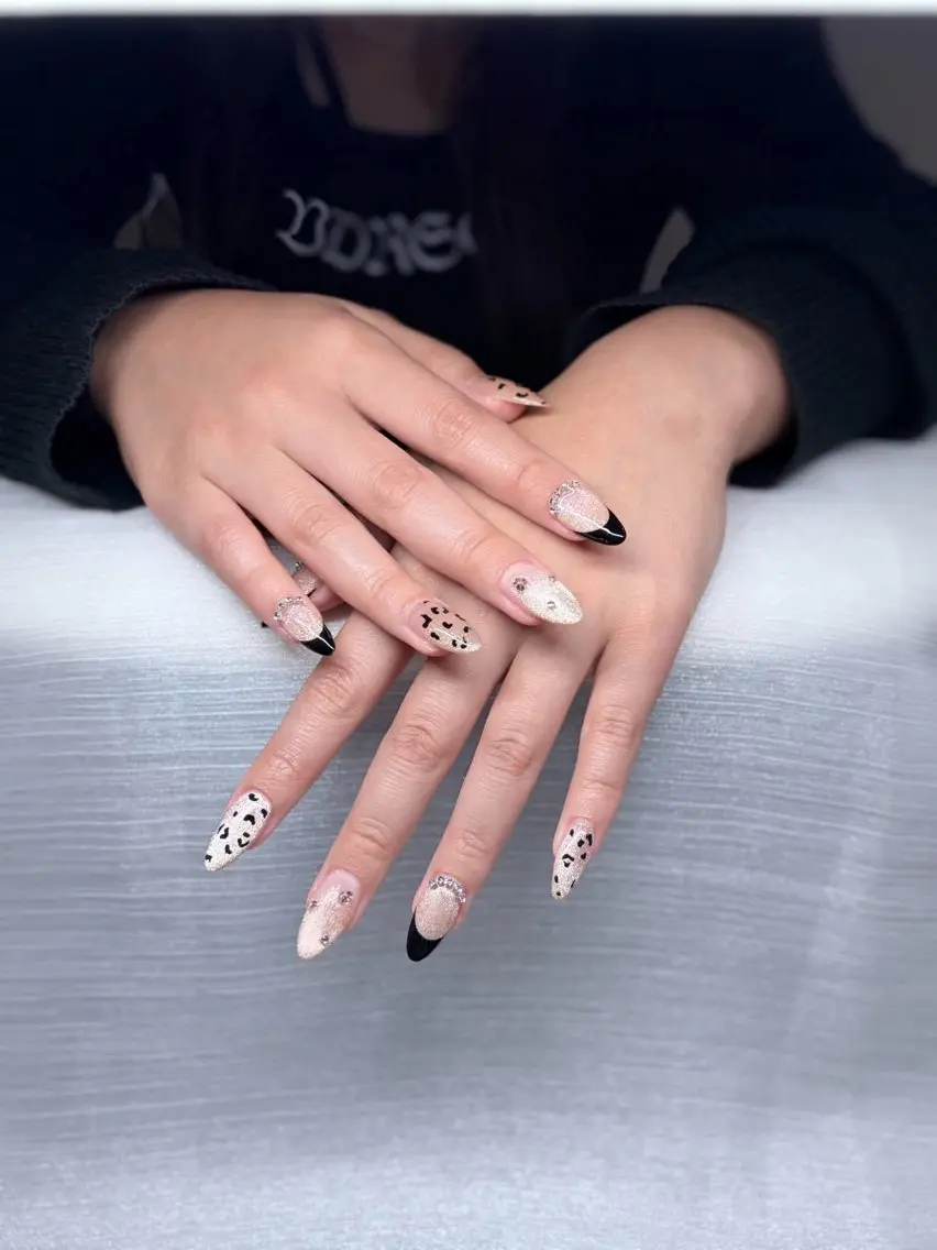 ネイル オーロラネイル 氷ネイル・うるうるネイル 韓国ネイル 水色 夏ネイル ハンドネイル キラキメ 博多nail💅のネイルデザイン