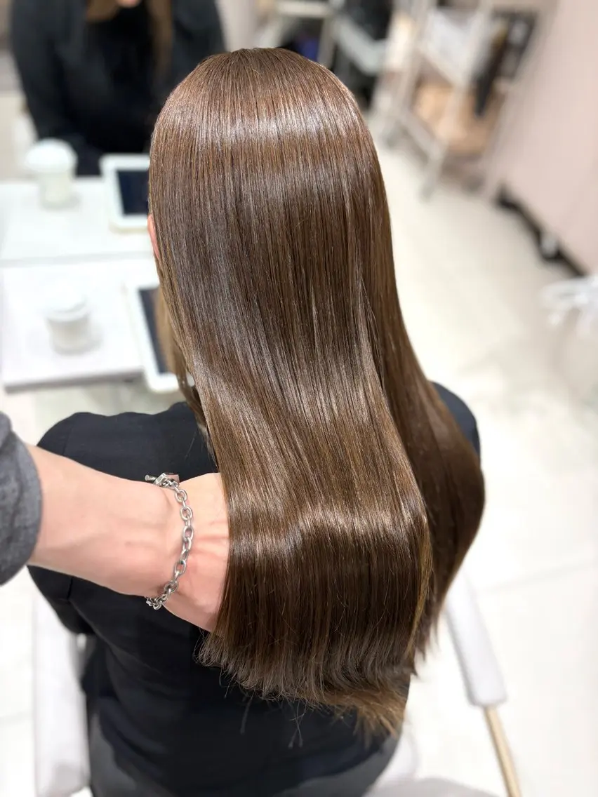 ロング カラー ベージュカラー オリーブベージュ 銀座/レイヤー/ 透明感カラー✨りくのヘアスタイル