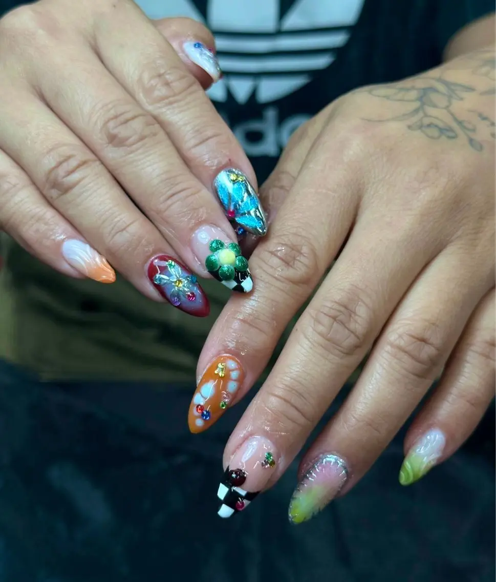ネイル 持ち込み ニュアンスネイル Iconic Nailのネイルデザイン