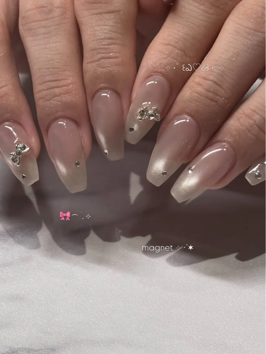 ネイル mikoto 🎀 艶々美フォルムのネイルデザイン