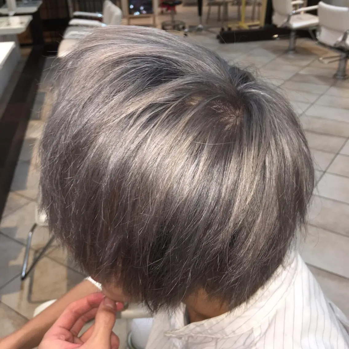 カラー ダブルカラー シルバー 美容室 HAKUAのヘアスタイル