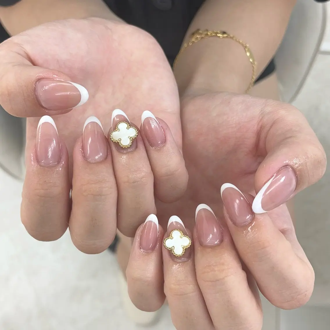 【モデル募集】 上品見え🪞🩶🫧フレンチネイルの写真