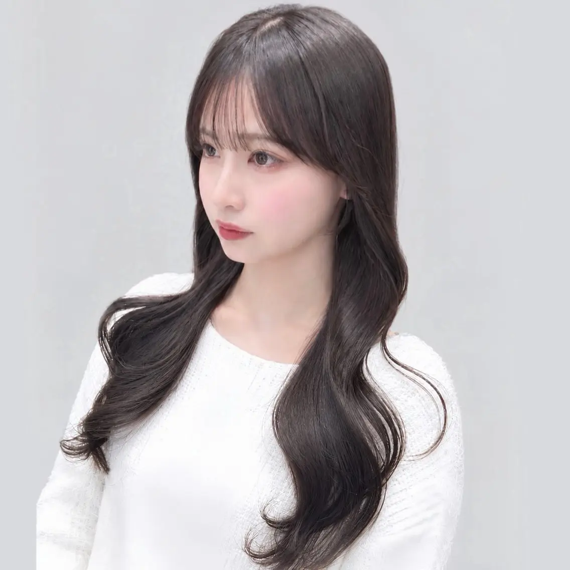 ロング ロングレイヤー レイヤーカット ロング サイドバング カット ヘアカラー トリートメント 🧡くびれヘア/前髪 顔周り🧡久原結衣のヘアスタイル