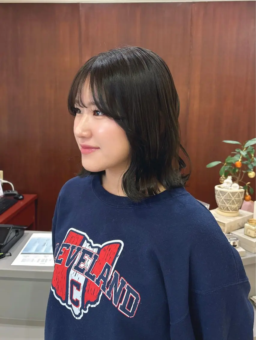 ミディアム alu yuinaのヘアスタイル
