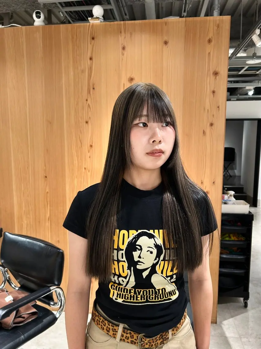 ロング カラー ブリーチ カット ヘアカラー トリートメント スキバサミを使わない カット🌼唯🌼のヘアスタイル