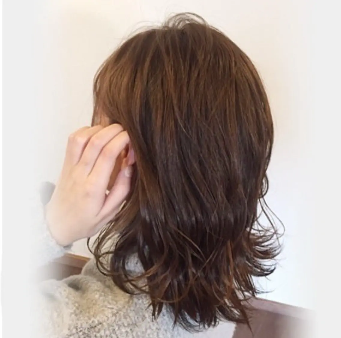 カラー 西城 モニカのヘアスタイル