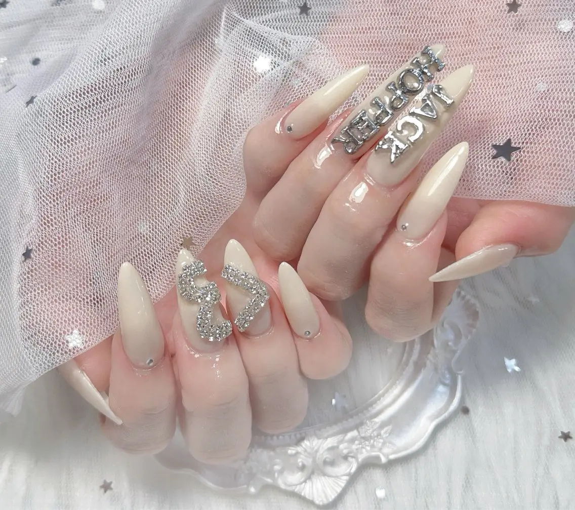 ネイル チークネイル 長さ出し フレンチネイル ジェルネイル グラデーション ハンドネイル THANHTHANH NAILのネイルデザイン