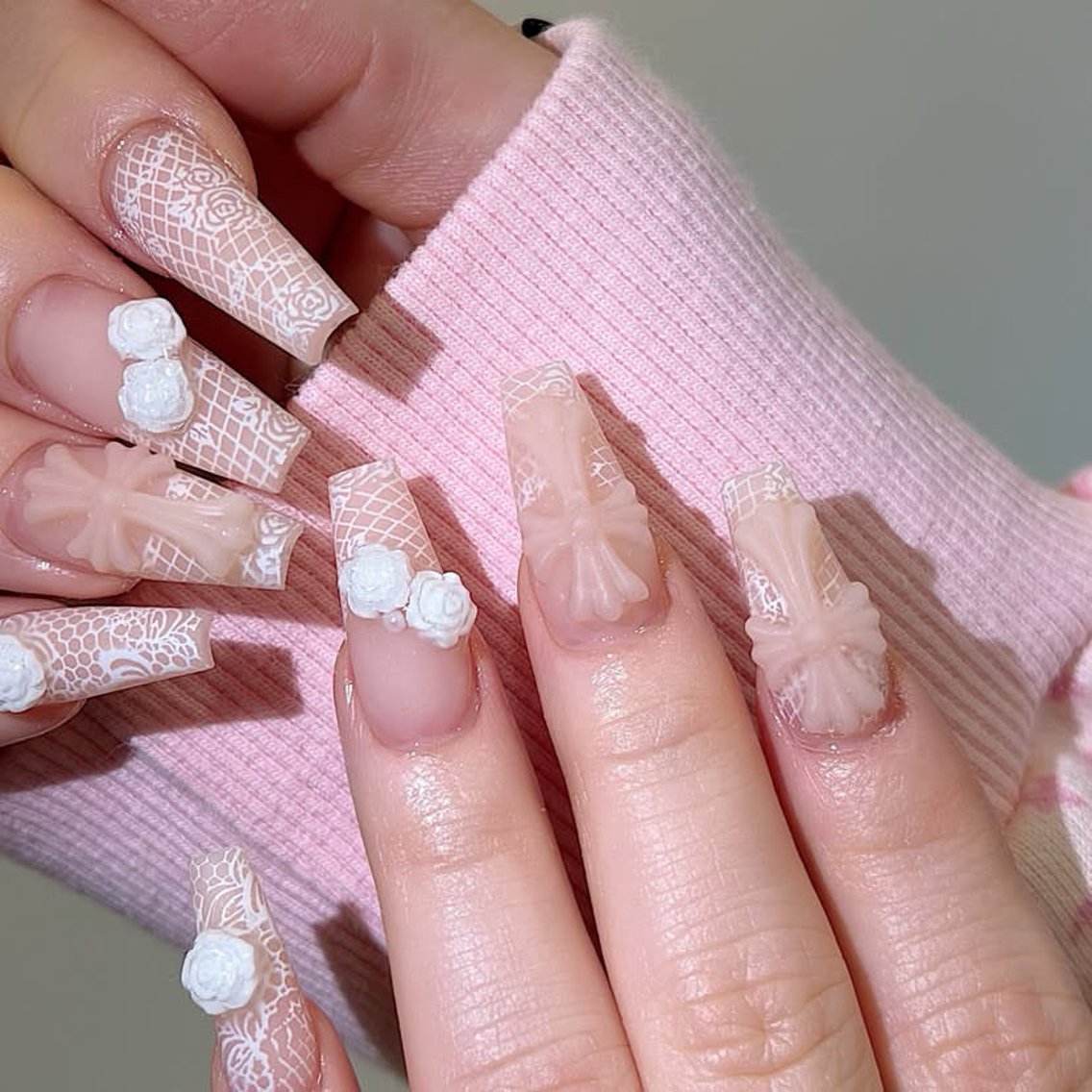 ネイル アートネイル フレンチネイル ジェルネイル キラキラネイル 韓国ネイル ハンドネイル ICE Nailsのネイルデザイン