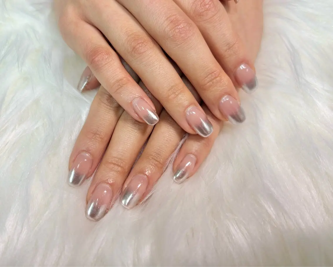 ネイル ミラーネイル シルバー シンプルネイル ハンドネイル Sakura Hのネイルデザイン
