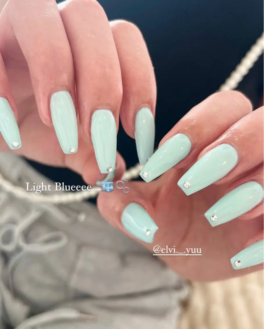 ネイル ストーンネイル SALON ELVI.のネイルデザイン