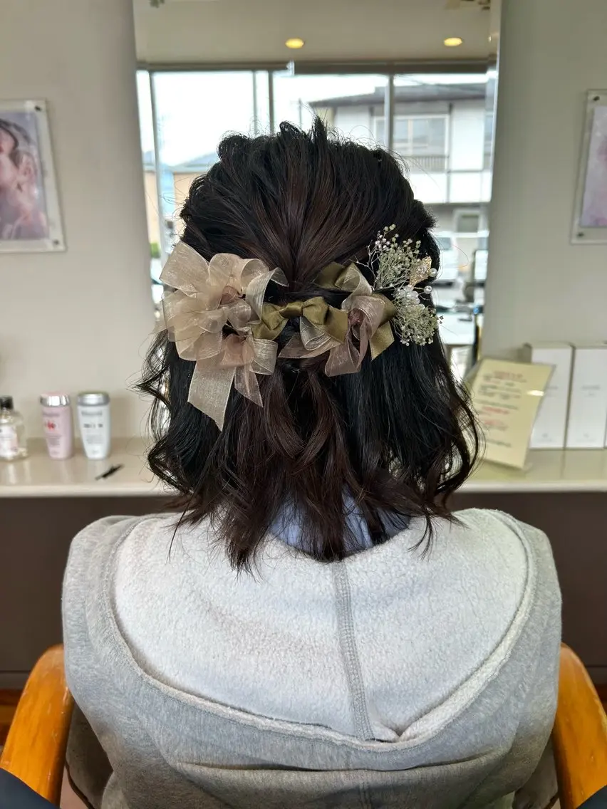 ミディアム ヘアアレンジ ハーフアップ attrice 秋山梨紗のマツエク・マツパデザイン