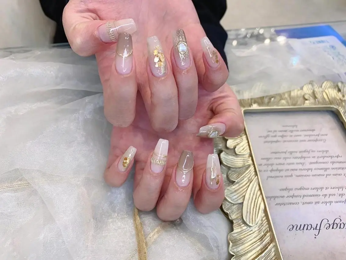 ネイル ゴールド ニュアンスネイル Babarla Nailのネイルデザイン