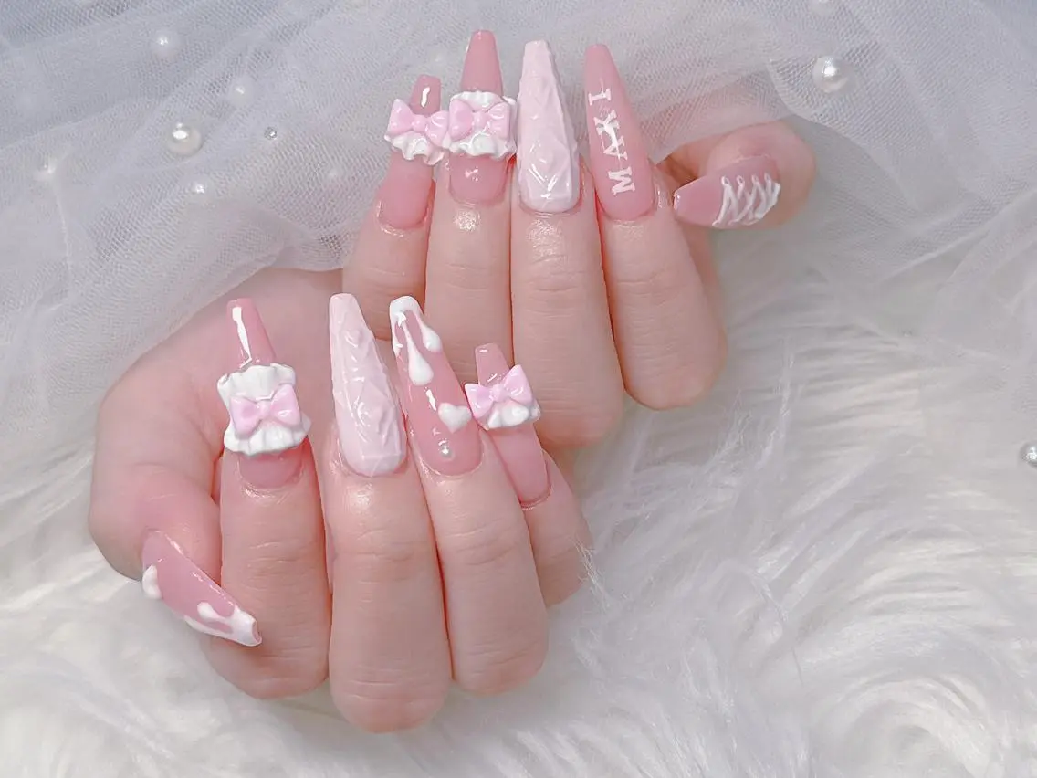 ロング カラー グラデーションカラー 韓国風ヘア ハンドネイル Bling Salonのネイルデザイン