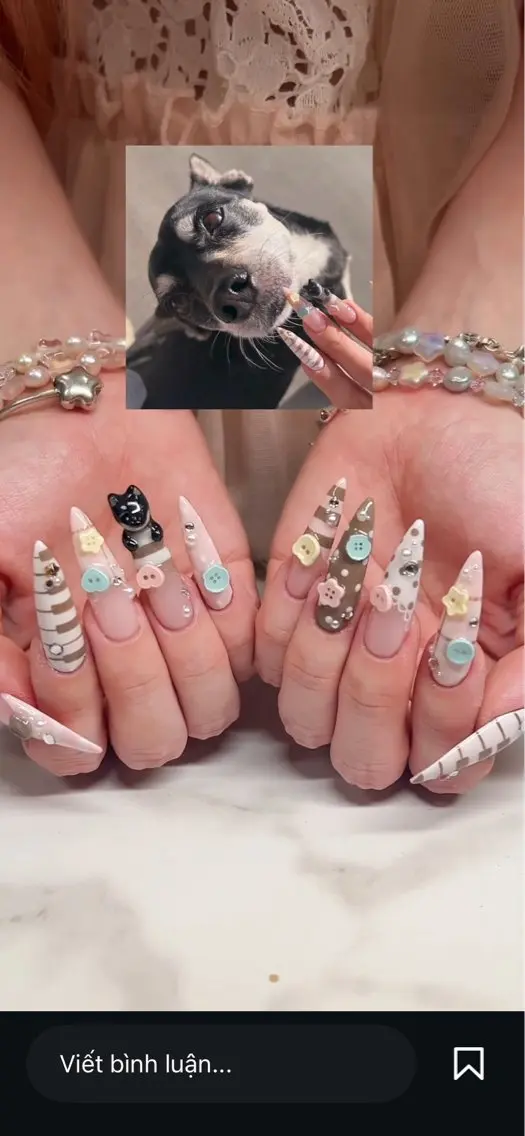 ネイル 長さ出し ガーリー キラキラネイル 韓国ネイル 水色 ハンドネイル ICE Nailsのネイルデザイン