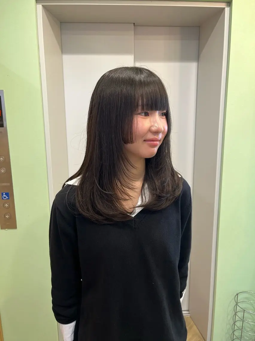 セミロング 顔まわりレイヤー 顔周りカット 姫カット レイヤーカット カット 横浜/デザインカラー 個性派ヘアメ/まこのヘアスタイル
