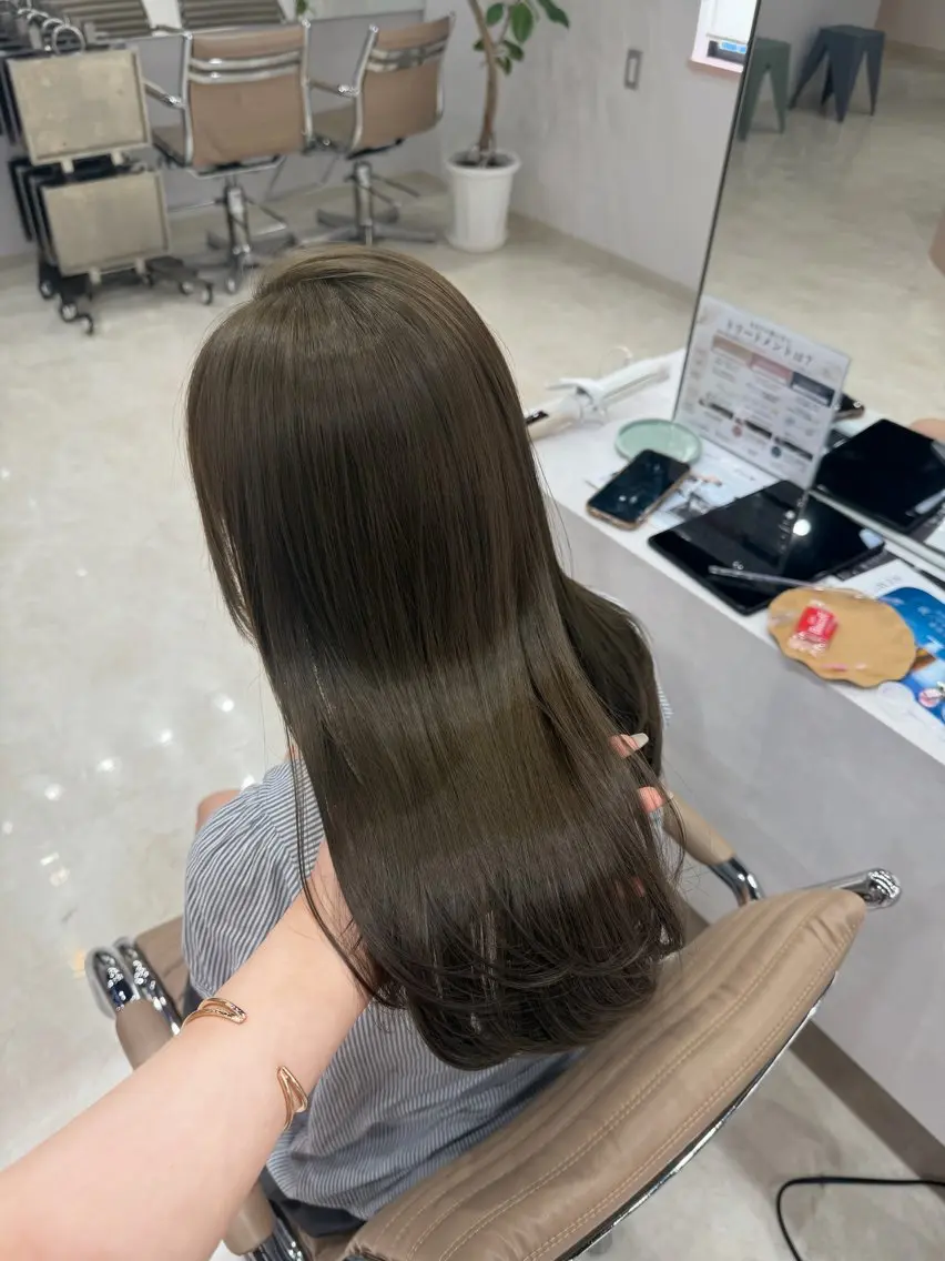 ロング カラー オリーブ/レイヤー 🌿HIMARI🌻のヘアスタイル