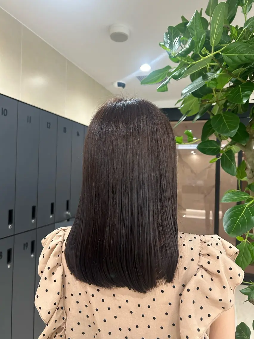セミロング カラー ブリーチ ショコラグレージュ 透明感カラー グレージュ ブリーチなしカラー 山澄 南奈のヘアスタイル