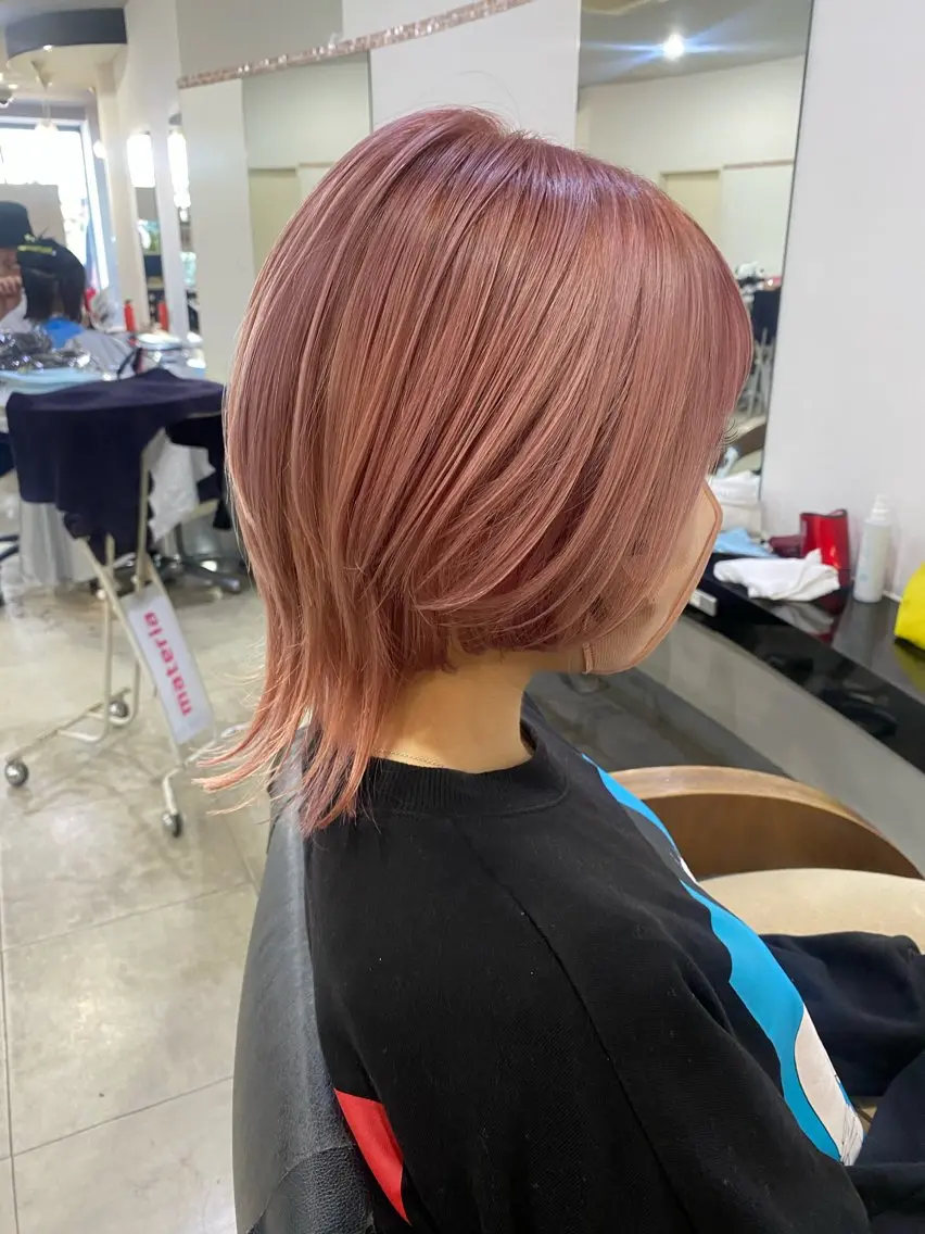 ショート カラー ヘアアレンジ ボブ ウルフカット 烏山 達也のヘアスタイル