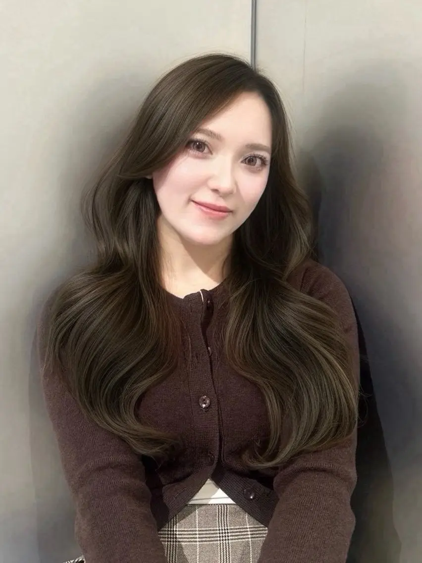セミロング カラー カット ヘアカラー トリートメント 透明感×韓国ヘア 🇰🇷きららのヘアスタイル
