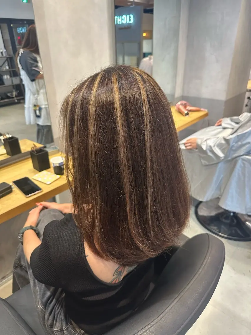 ミディアム カラー ハイライトカラー ハイライト ヘアカラー トリートメント 🌟ハイライト/ハイ トーン🌟MIKIのヘアスタイル