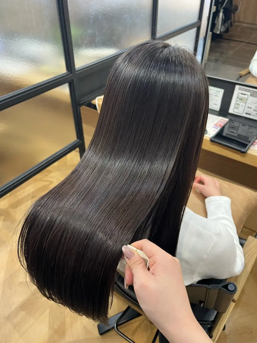 【人気NO.1✨】うねりや広がりが気になる方におすすめ!髪質改善カラーの写真