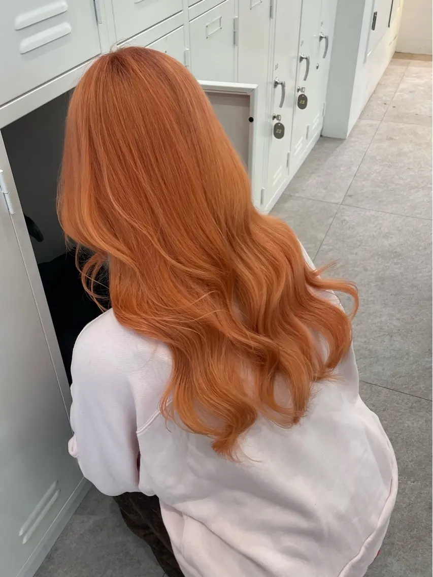 ロング カラー ヘアカラー 原宿🩵 ブリーチカラー優海のヘアスタイル