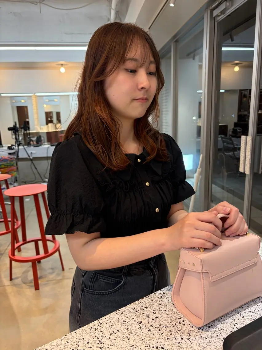 セミロング ヘアカラー TOE ナナカのヘアスタイル