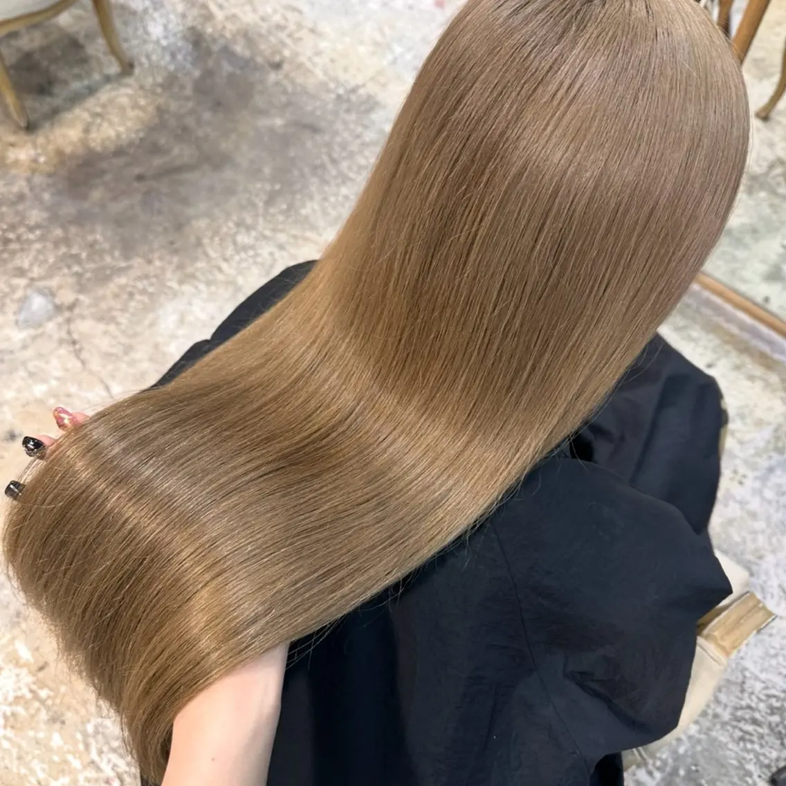 セミロング カラー ヘアカラー おしゃれハイトーン 💗AKARIのヘアスタイル