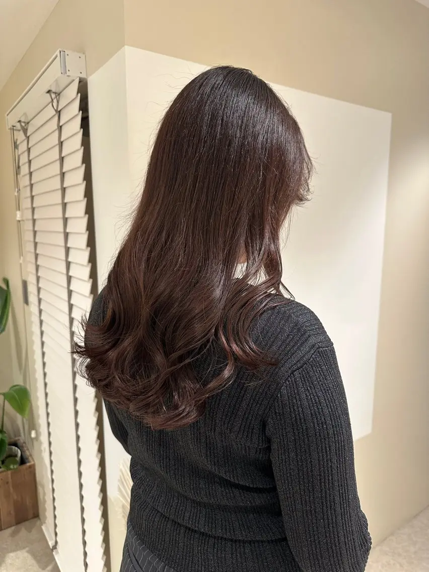 ロング カラー カット ヘアカラー トリートメント 金ウンス 髪質改善カラーのヘアスタイル