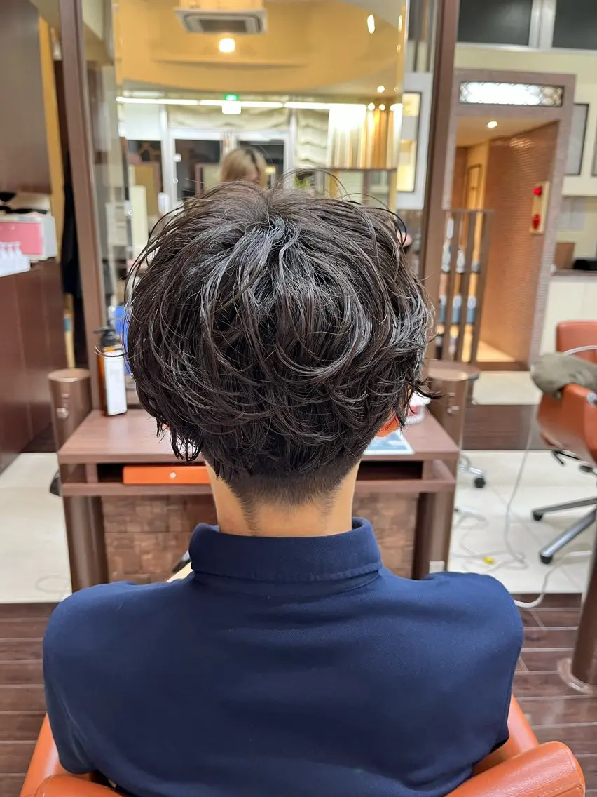 ショート パーマ メンズ センターパート メンズパーマ 🧊メンズ特化🧊 高木航希のヘアスタイル