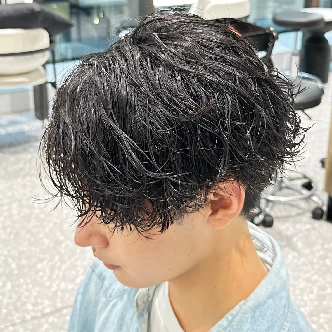 パーマ メンズ センターパート メンズパーマ 波巻きパーマ カット パーマ レイヤー/グレージュ メンズパーマのヘアスタイル