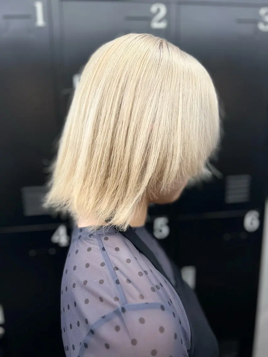 ミディアム カラー ブリーチ ブロンド ホワイトブロンド カット ヘアカラー 透明感カラー特化🫧 🦋栗原🦋のヘアスタイル