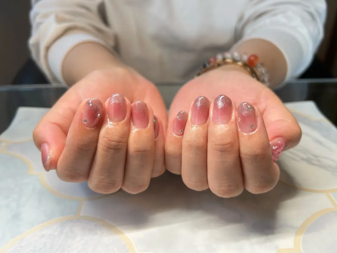 ネイル チークネイル マグネットネイル ハンドネイル Lisa’s Salonのネイルデザイン