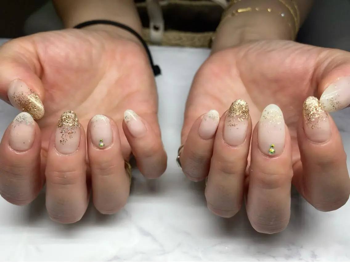 ネイル ラメ(グリッター) ホワイト Era nailのネイルデザイン