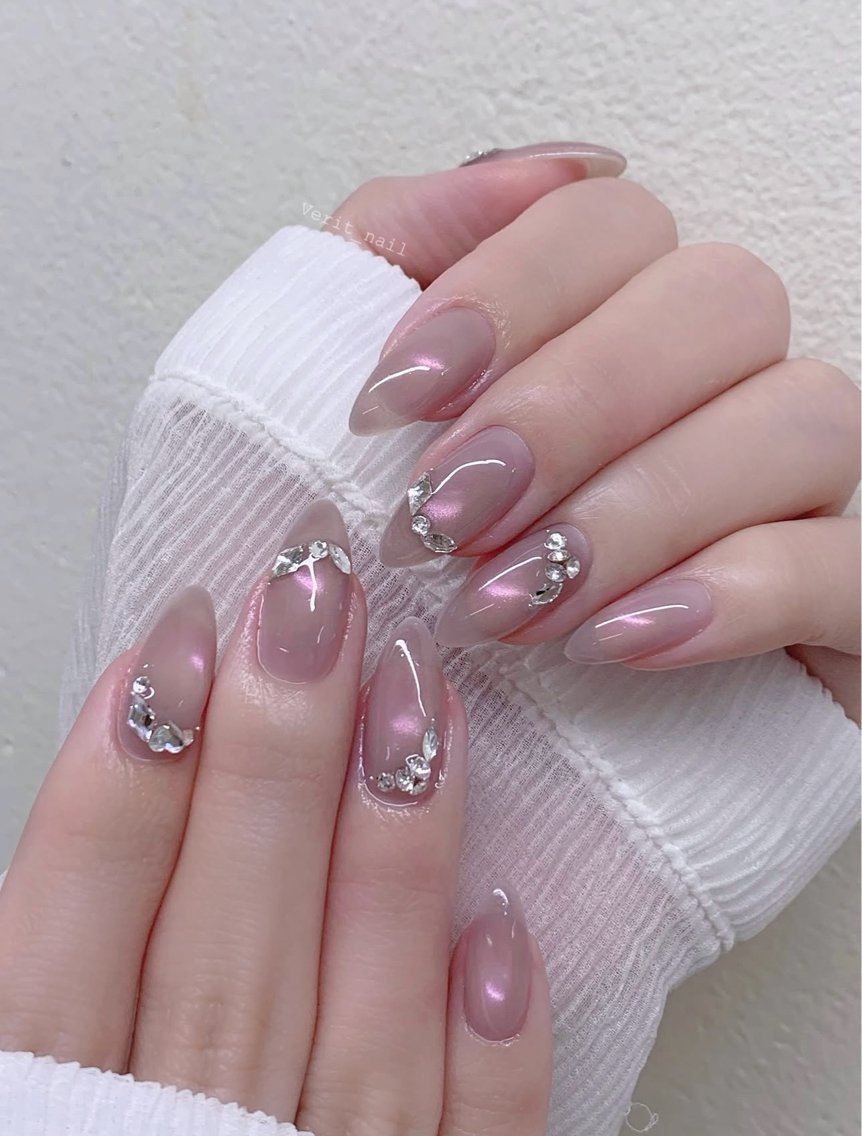 ネイル キラキラネイル 韓国ネイル ロングネイル マグネットネイル 持ち込み ハンドネイル MONE PINK  NAILのネイルデザイン