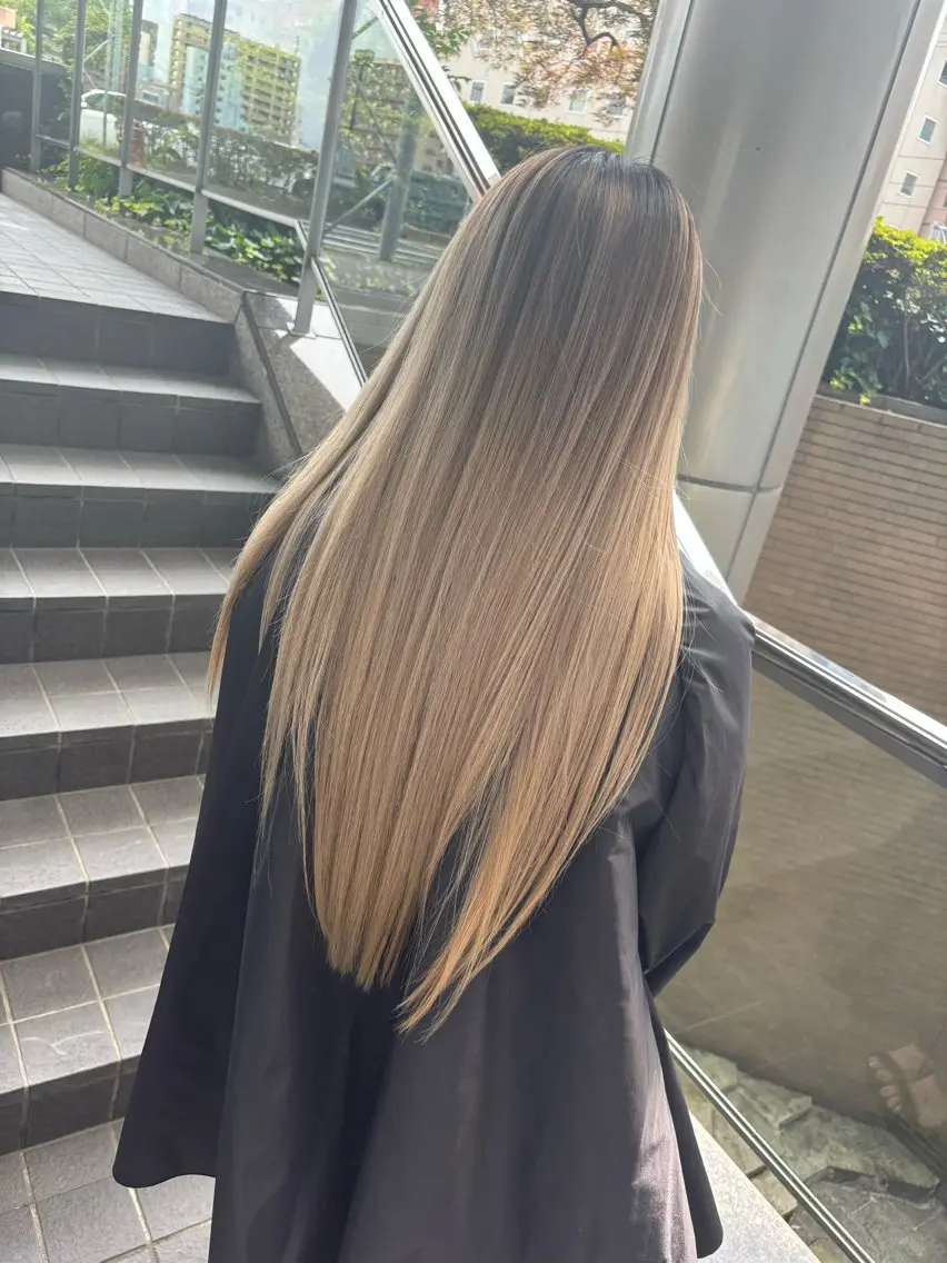 ロング ヘアカラー トリートメント 髪質改善・ハイトーン 🌈SENAのヘアスタイル
