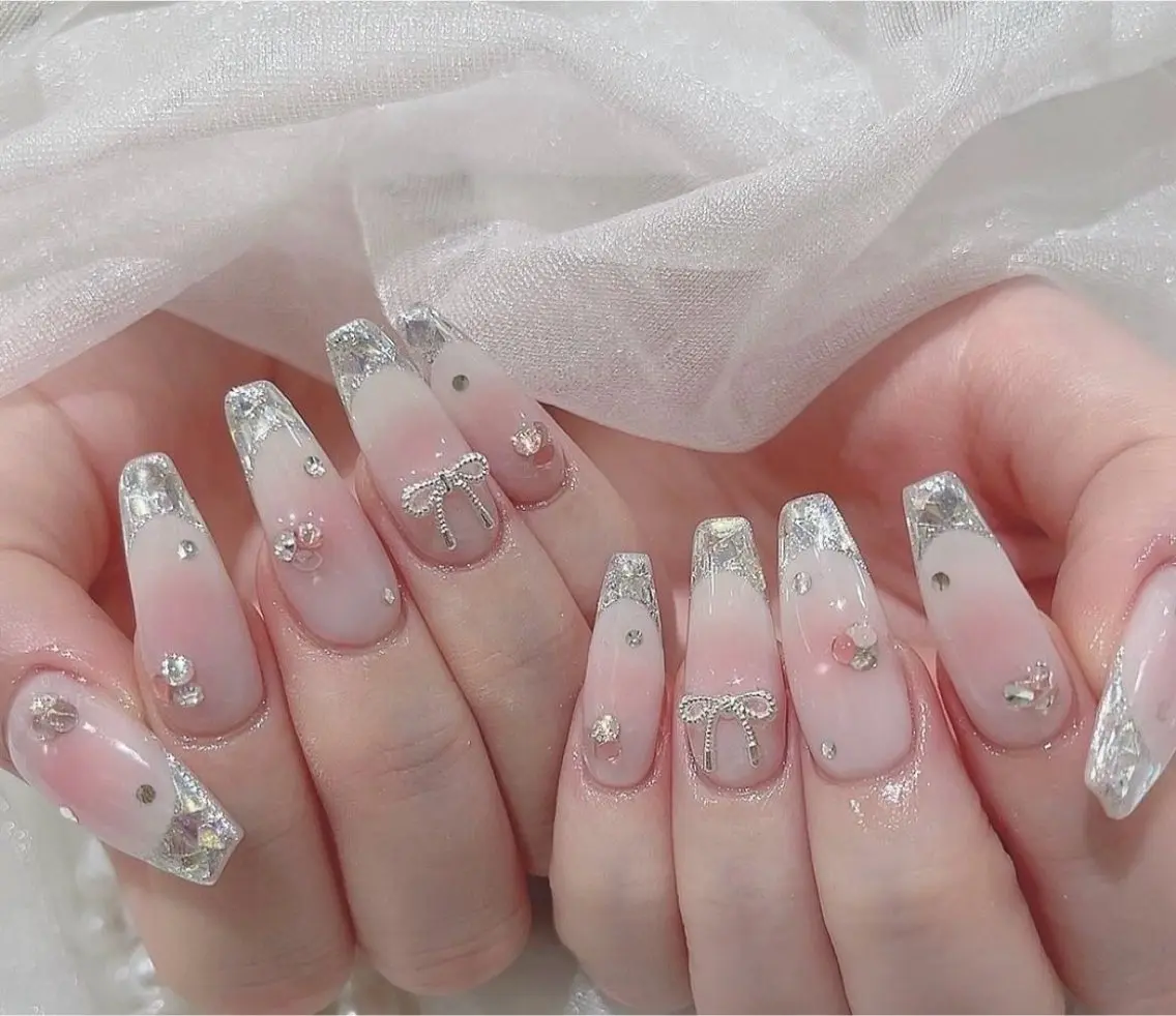 ネイル オーロラネイル チークネイル 長さ出し フットネイル フレンチネイル Lee Nailsのネイルデザイン