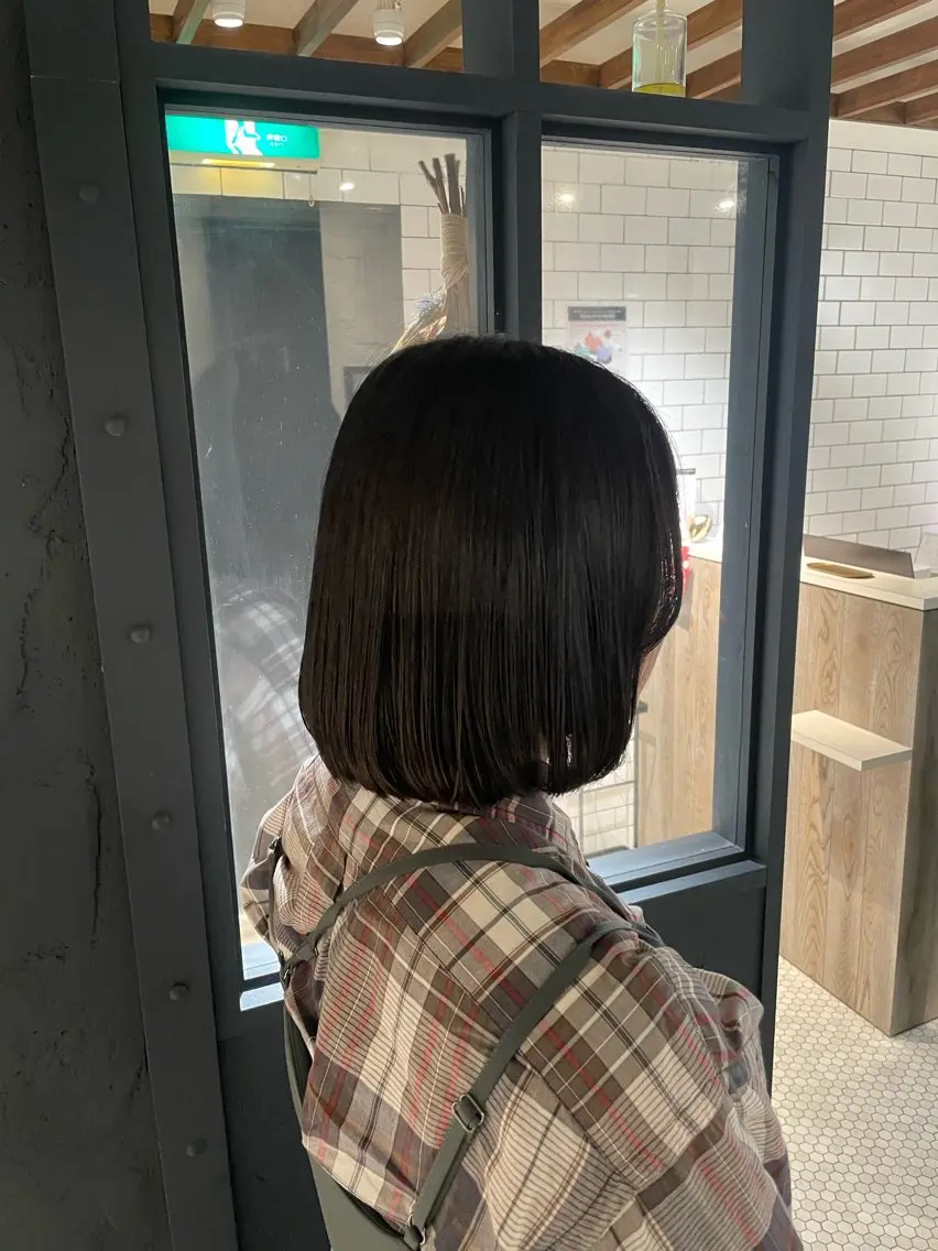 ショート カラー アッシュ ボブ 井上 飛鳥のヘアスタイル
