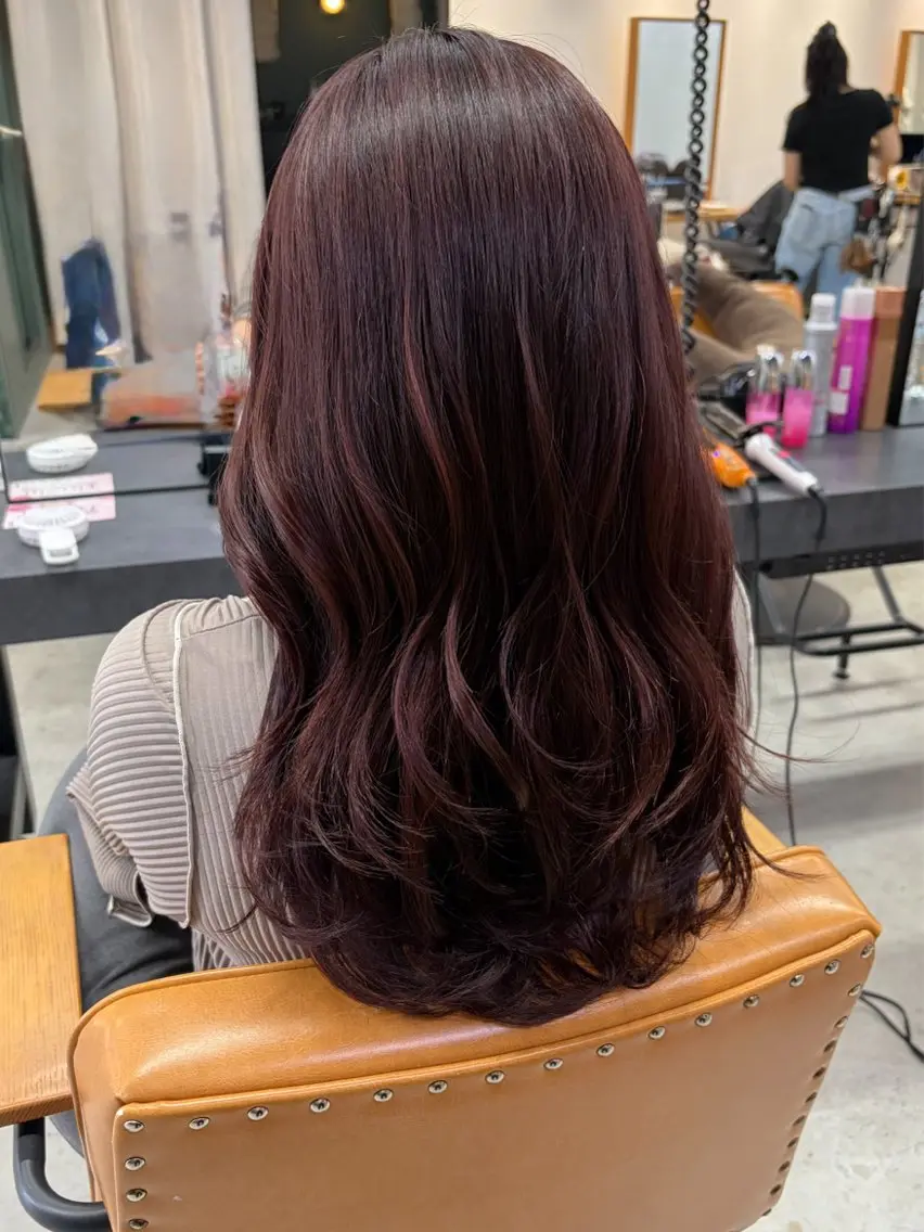 ロング カラー ピンクカラー レッドカラー カット ヘアカラー トリートメント JESSI / Sopiのヘアスタイル