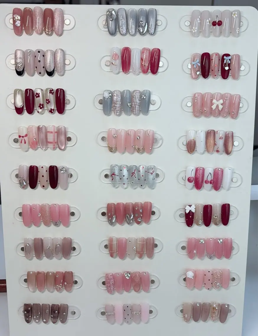 ネイル フレンチネイル ジェルネイル ガラスフレンチ グラデーション キラキラネイル ハンドネイル E3 Nail Salonのネイルデザイン
