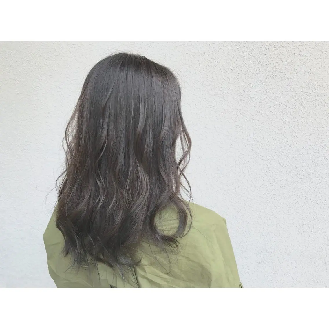セミロング カラー アッシュ アッシュグレー ブルーカラー ブルージュ グレージュ なかにし まゆみのヘアスタイル
