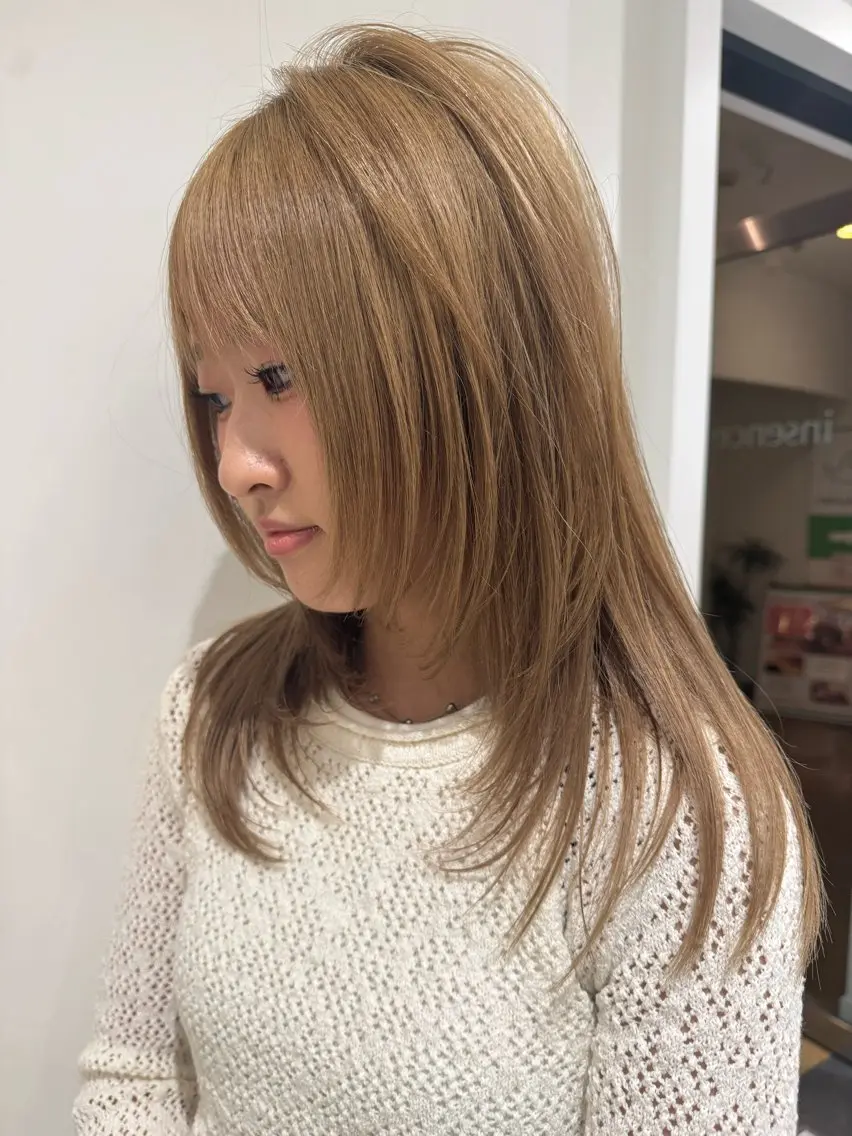 セミロング 佐々木 悠安のヘアスタイル
