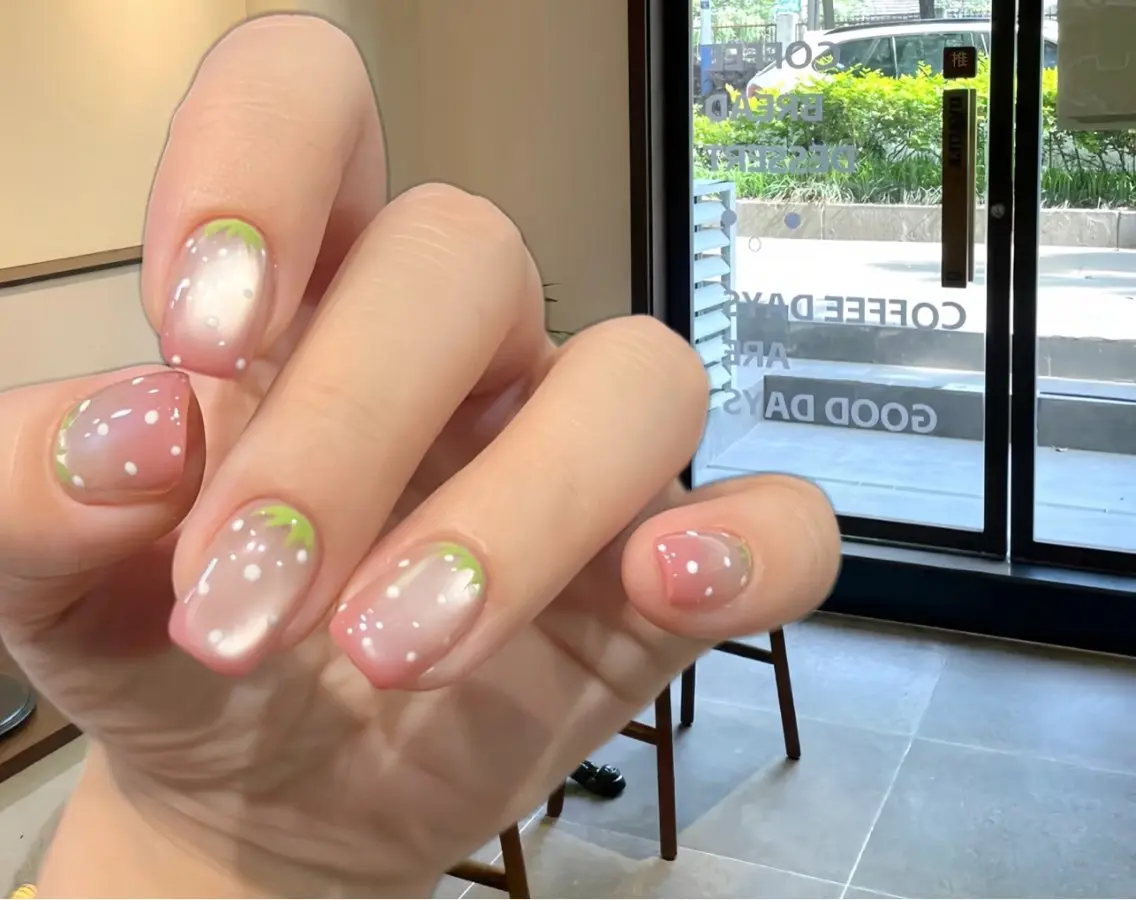ネイル アートネイル オーロラネイル チークネイル フレンチネイル ガラスフレンチ ハンドネイル 🎀🎀YooLi Nail Salonのネイルデザイン