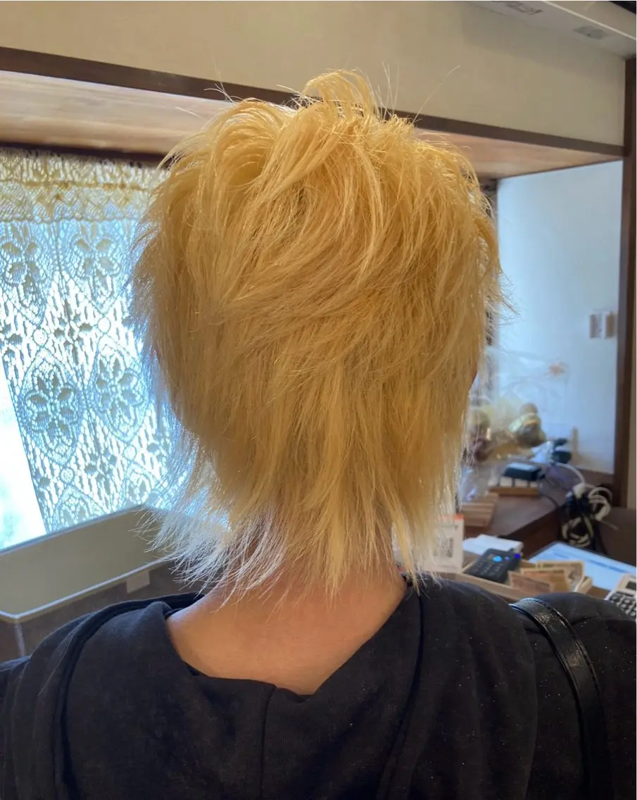 ブリーチ1回+カット+5stepトリートメント+スパ ⚫️オンカラー追加の場合は+5500円〜の写真