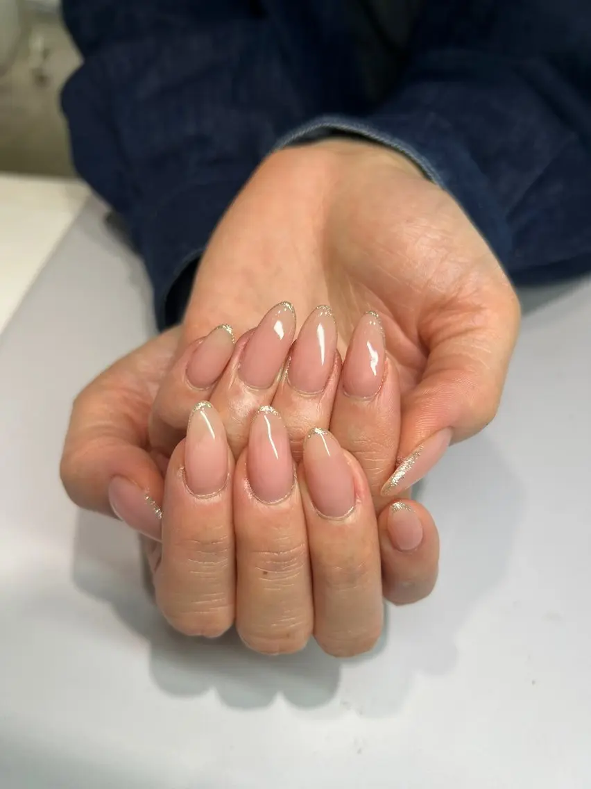 ネイル ジェルネイル ラメ(グリッター) 半田 色葉のネイルデザイン