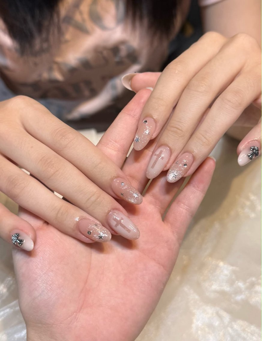 ネイル チークネイル ドット フレンチネイル グラデーション 韓国ネイル ハンドネイル Minette nailrinrinのネイルデザイン