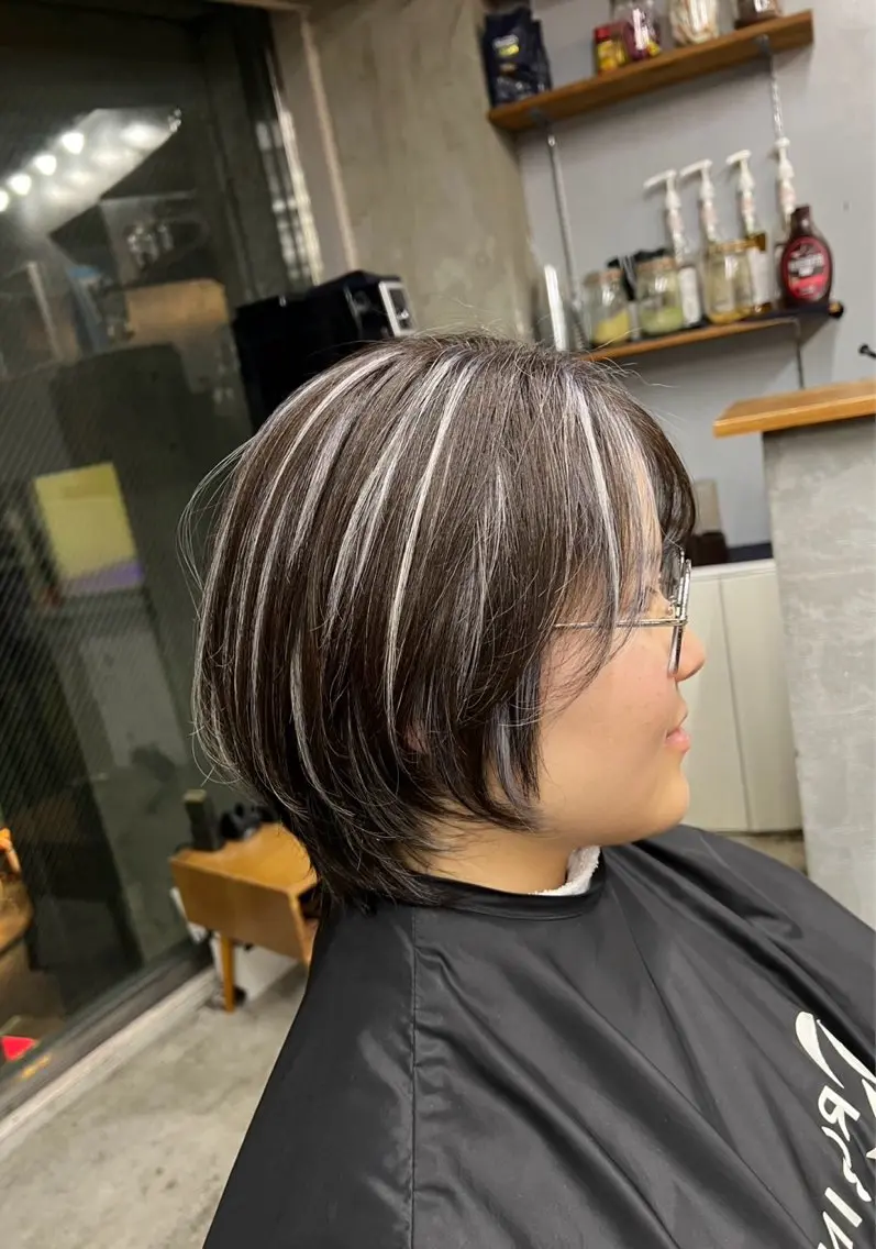 ショート カラー ダークグレー ダークグレージュ グレージュ ハイライトカラー ハイライト カット ヘアカラー トリートメント 指名数No.1 /NAOYAのヘアスタイル
