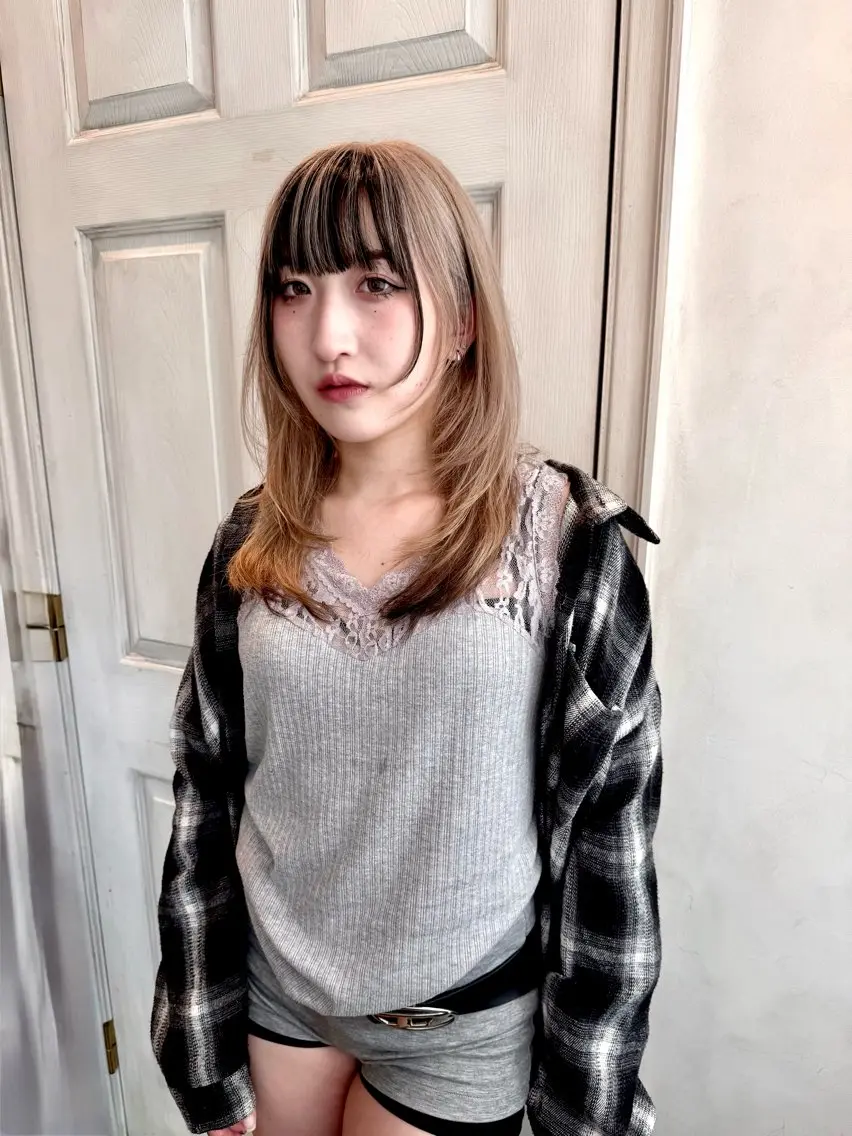 セミロング カラー ベージュカラー ダブルカラー ミルクティーベージュ ヘアカラー 🉐学生&U24🉐 ミニモ限定🤩千田のヘアスタイル