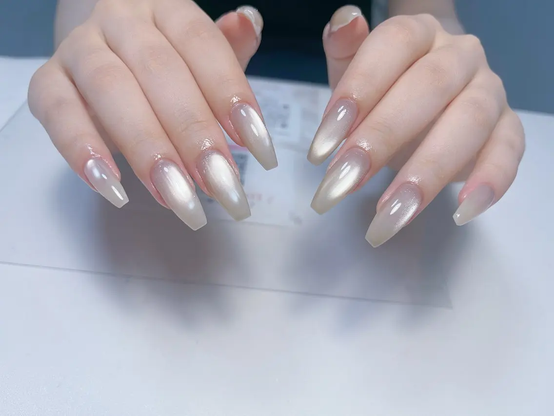 ネイル 成人式 フラッシュネイル フットネイル ジェルネイル 卒業式 ハンドネイル 心斎橋Mione nail salonのネイルデザイン